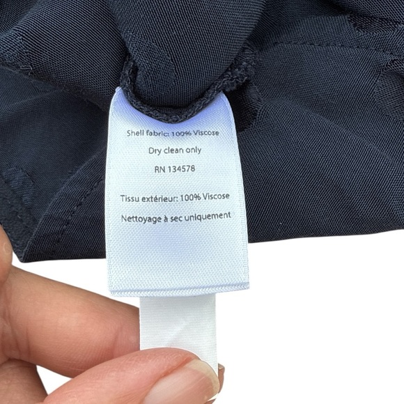 Vineyard Vines Navy Textured Ruffle Blouse size XXS - Picture 8 of 9